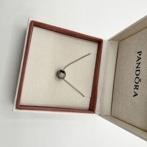 Silver necklace Pandora.